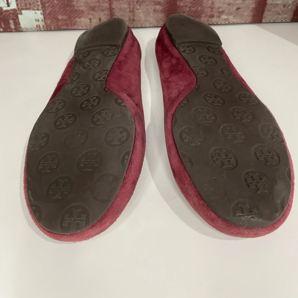 Tory Burch Burgundy Flats with Gold Logo - Picture 7 of 14